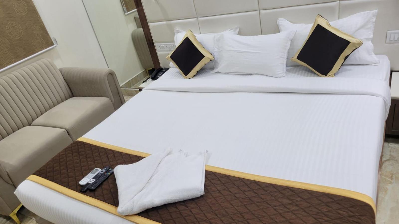Отель Grace Residency Chennai Airport Экстерьер фото
