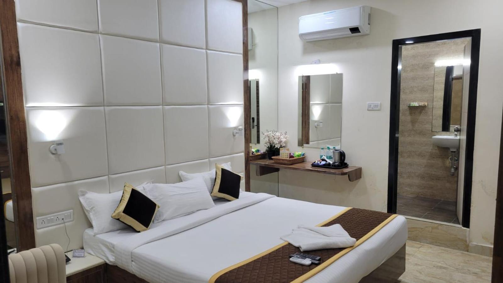 Отель Grace Residency Chennai Airport Экстерьер фото